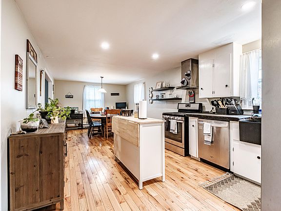 4th image of 35 Belknap Street