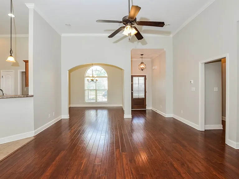 2647 Champion Hills Dr — Photo 7