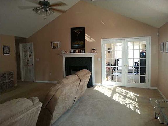 5th image of 455 W Park Dr