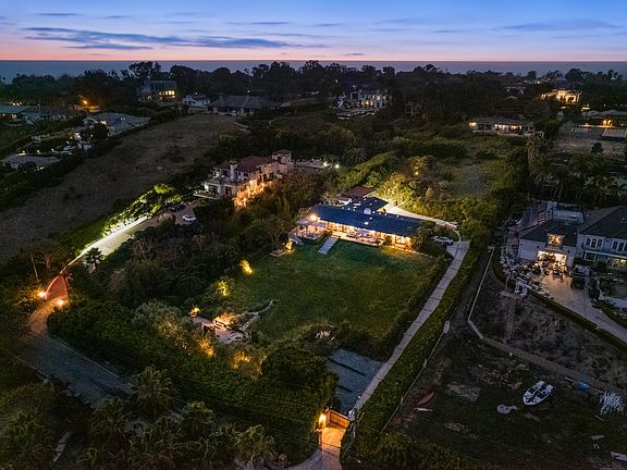 5th image of 7005 Grasswood Ave