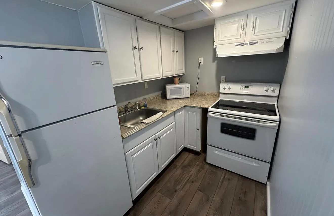 1 bed, $1,300 — Photo 3