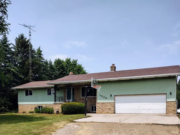 5324 W Sanilac Rd, Vassar, MI 48768