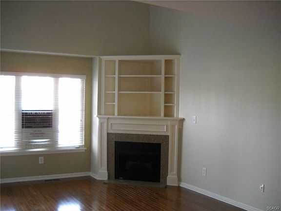2nd image of 105 Lakeside Dr