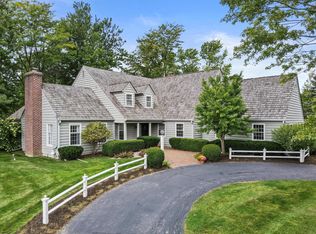 10257 N Range Line Ct, Mequon, WI 53092