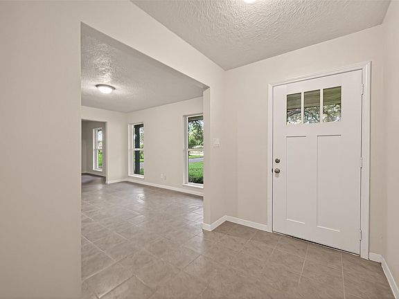 5th image of 9 N Amburn Rd