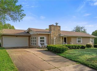 1318 W Hibbard St, Coffeyville, KS 67337