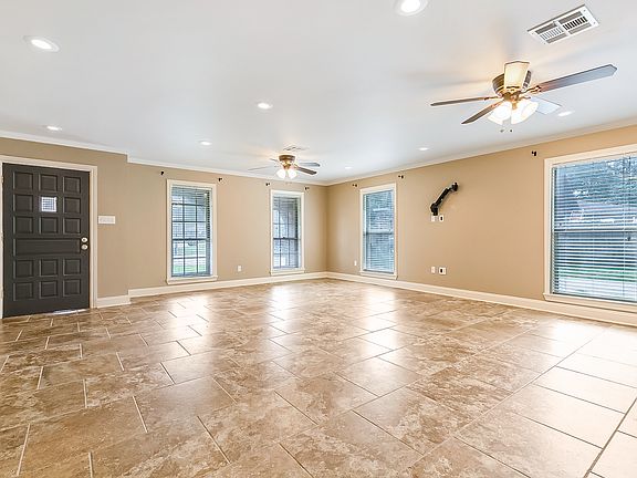 4th image of 117 Langridge Dr