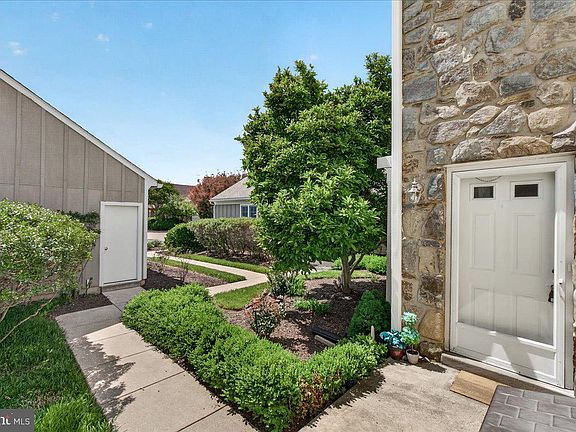 4th image of 815 Dunbrooke Ct