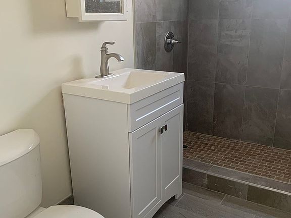 3rd image of 1915 N Hollywood Way APT C