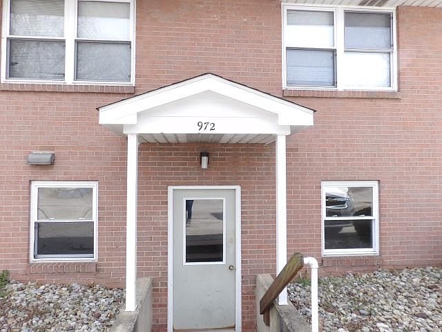 1st image of 972 Patricia Dr APT 3