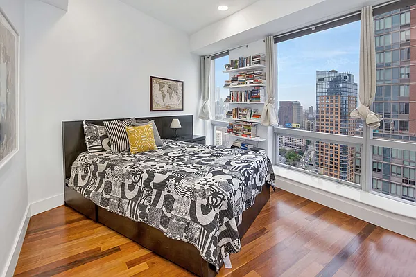 Rented by Compass | media 7