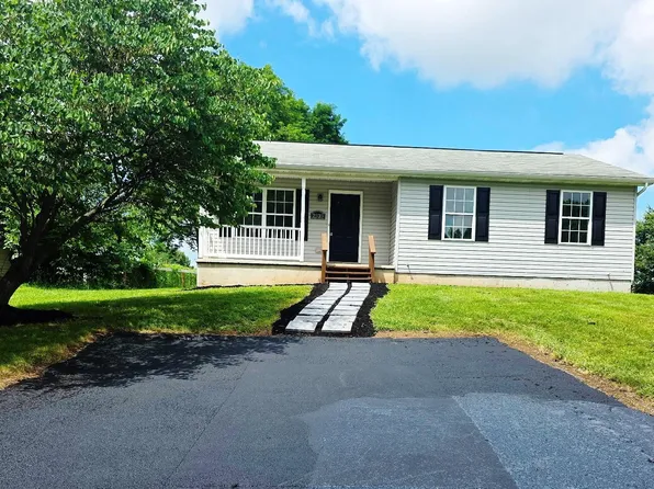 2939 Solar Dr, Dover, PA 17315