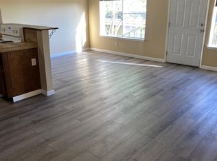 438 N Vine St #C, Fallbrook, CA 92028