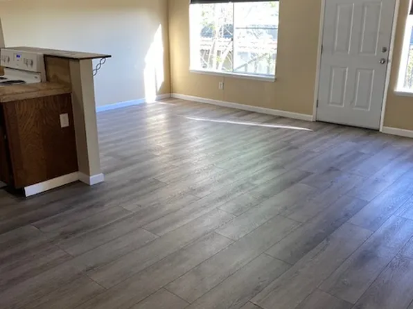 438 N Vine St #C, Fallbrook, CA 92028