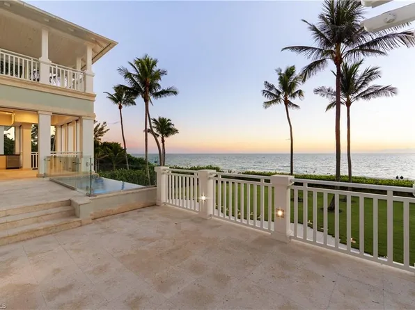 1270 Gulf Shore Blvd S, Naples, FL 34102