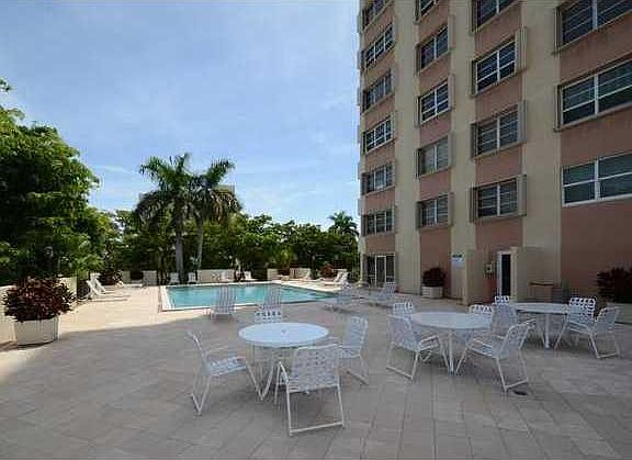 4th image of 340 Sunset Dr APT 1710