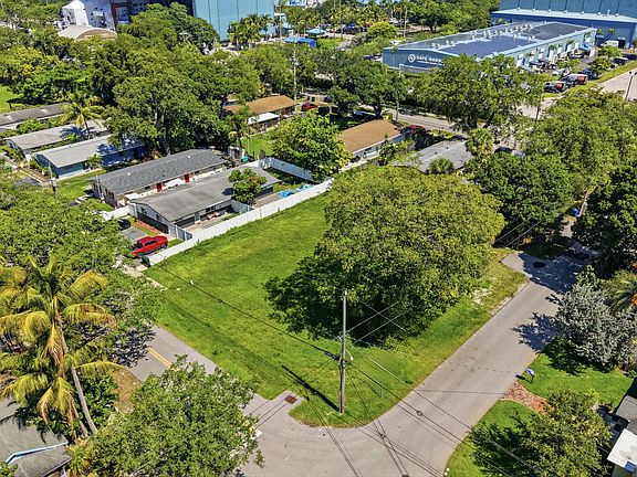 4th image of 1801 SW 21ST Street