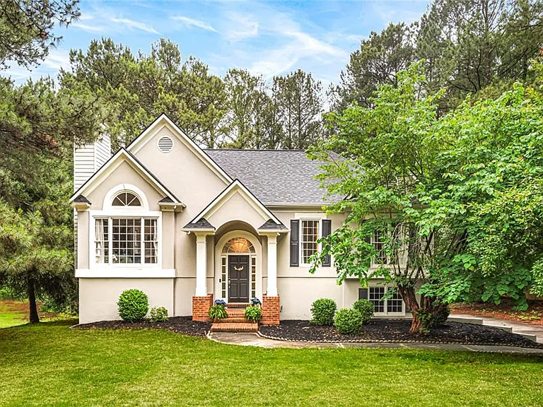 105 Leyland Ct — Photo 1