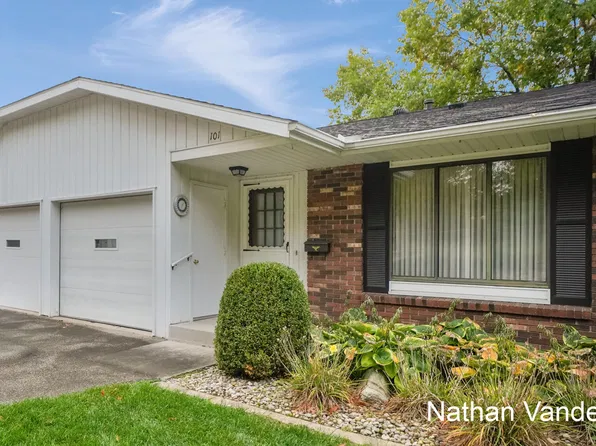 230 S State St APT 101, Zeeland, MI 49464