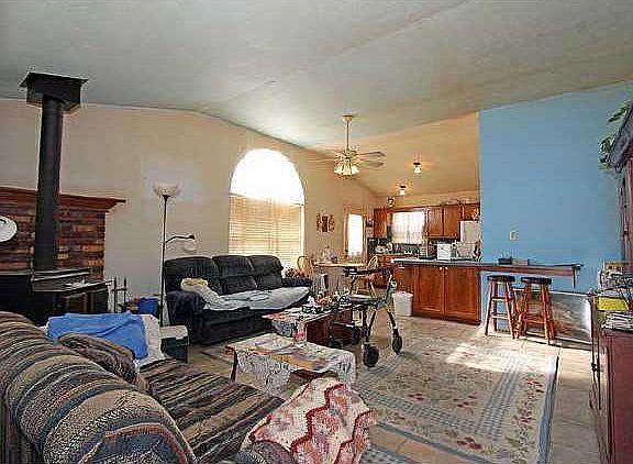 3rd image of 13155 Oakwood Dr