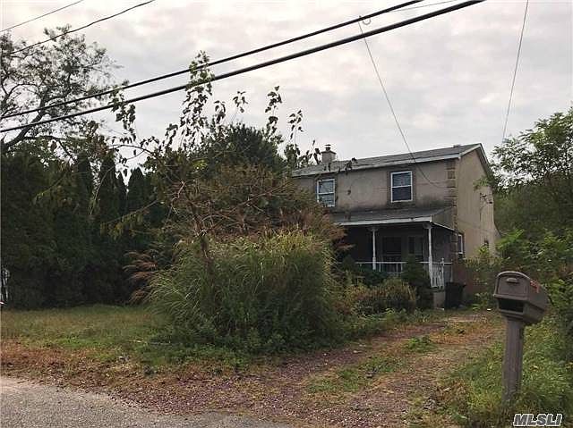 1st image of 8 Pennant Dr
