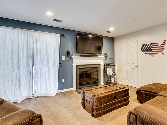 2nd image of 6018 Lands End Ln