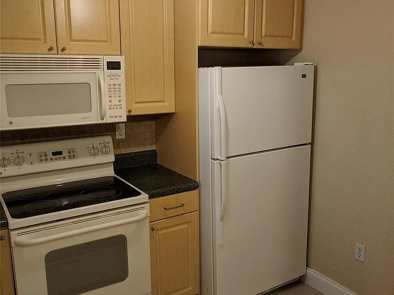 1250 NE 125th St #312C — Photo 19