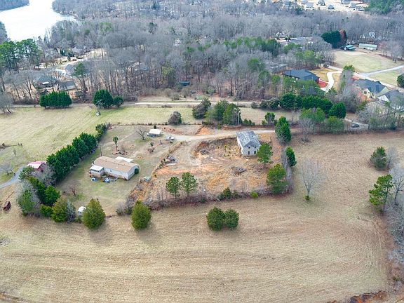 3rd image of 91 Stacy Dr