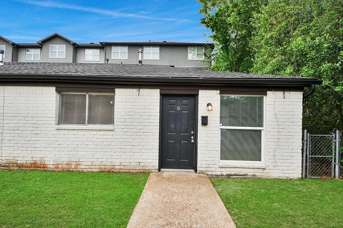 Building Photo - 1736 Crestdale Dr #6