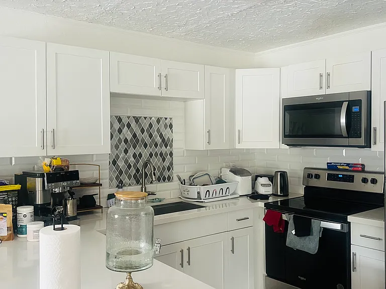 807 Newark St #807 — Photo 3