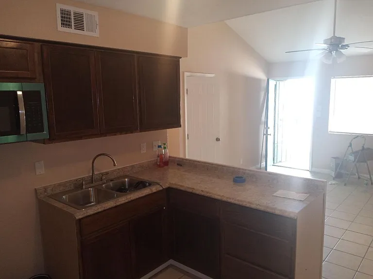 945 E Roma Ave — Photo 10