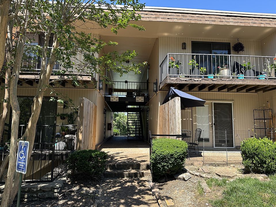 1st image of 420 Walton Ln APT I41