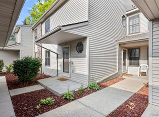 4911 Oak Hill Dr #3, Waterford, MI 48329