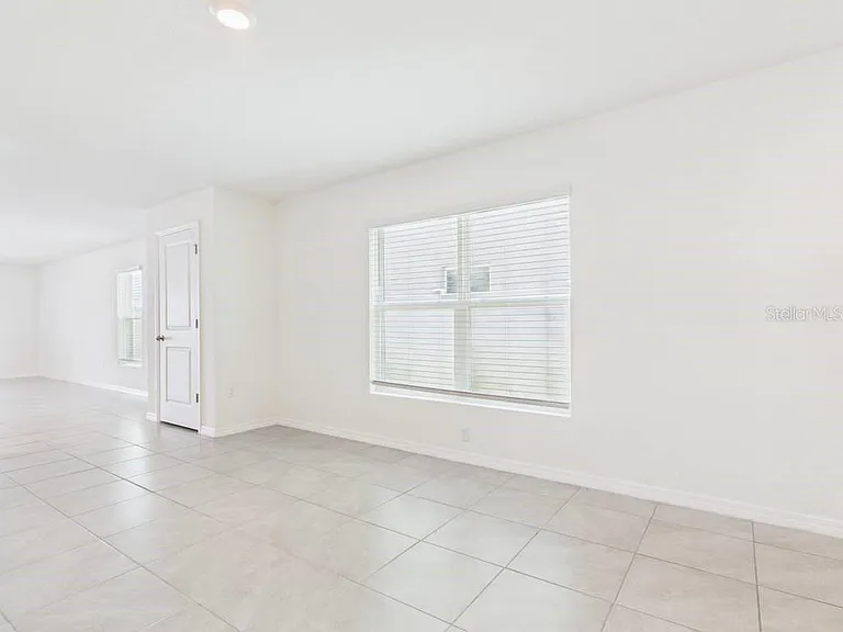 649 Sunlit Coral St — Photo 5