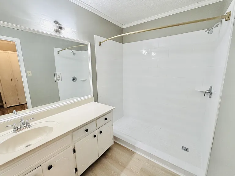 7905 Castleton Ln — Photo 16