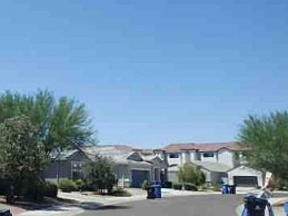 Exterior Neighborhood (street photo)