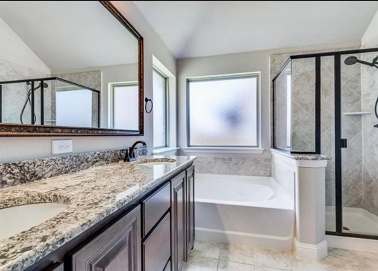 609 W North Creek Dr — Photo 4
