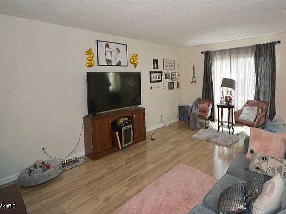 5th image of 5980 Briarcliff Ln