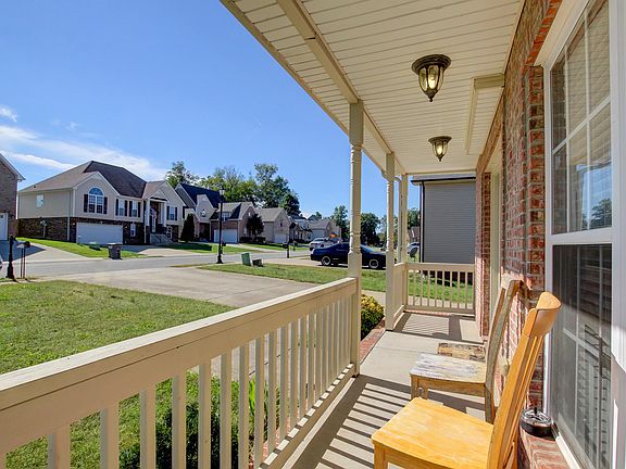 4th image of 3480 Melrose Dr