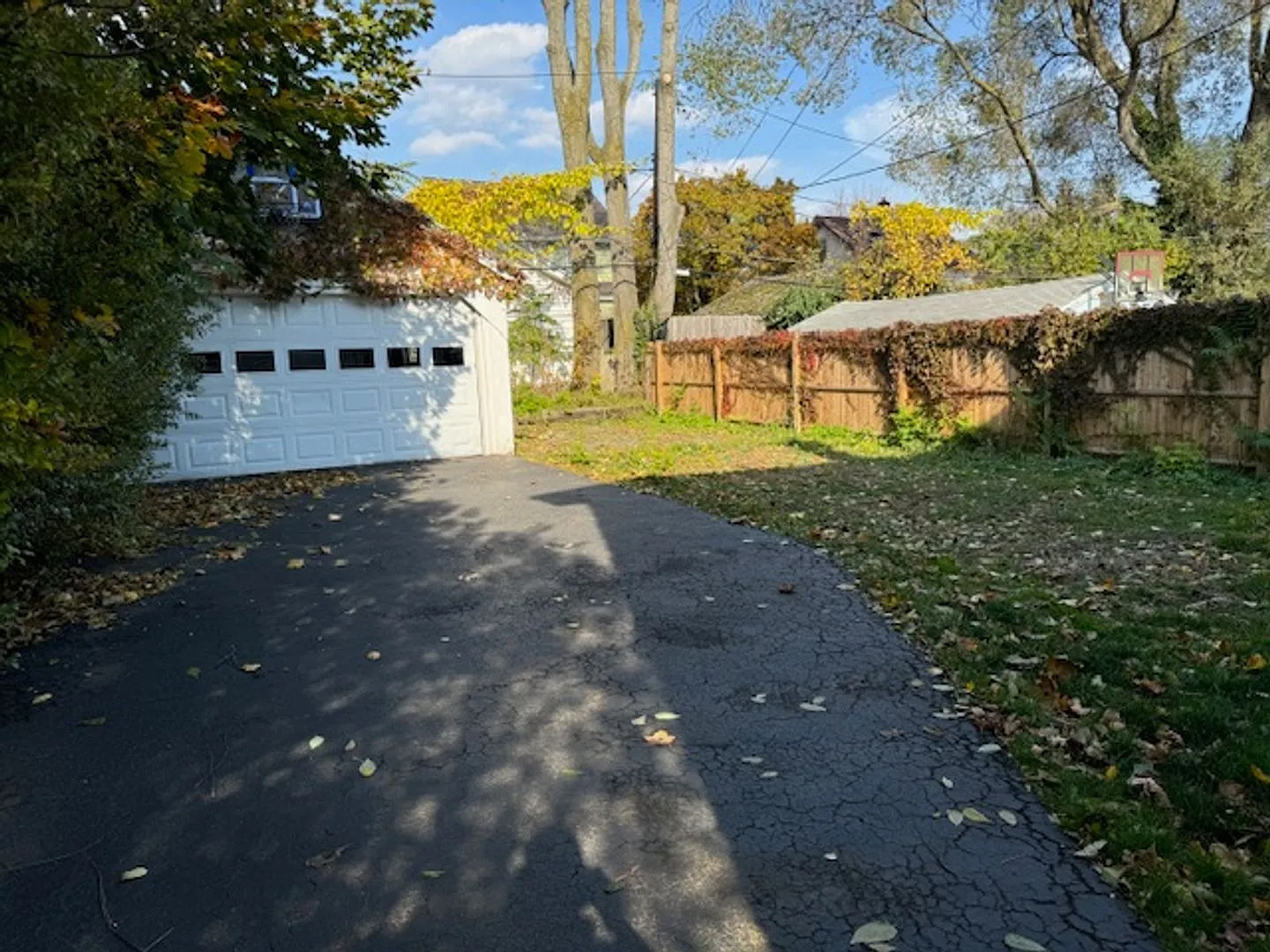 3 Bedroom - Town of Irondequoit - 2 Car Garage — Photo 2
