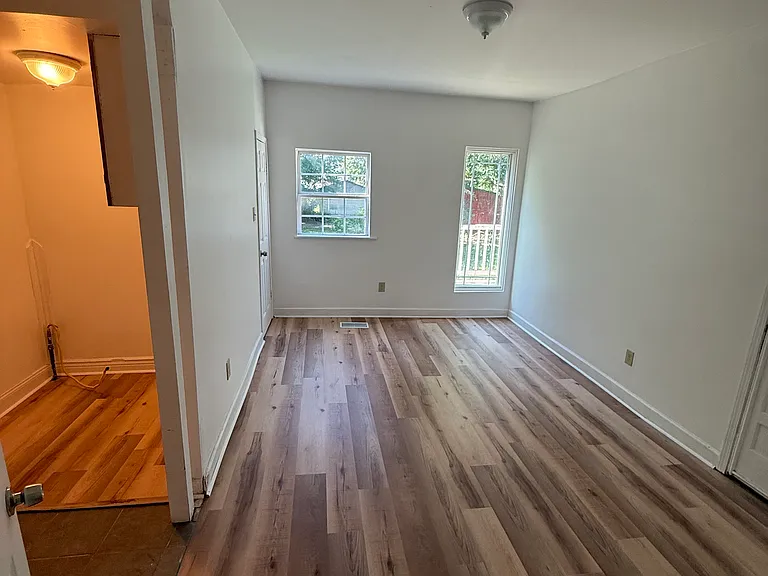 628 Spruce St — Photo 4
