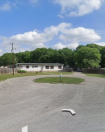 4th image of 364 Pecan Dr NE