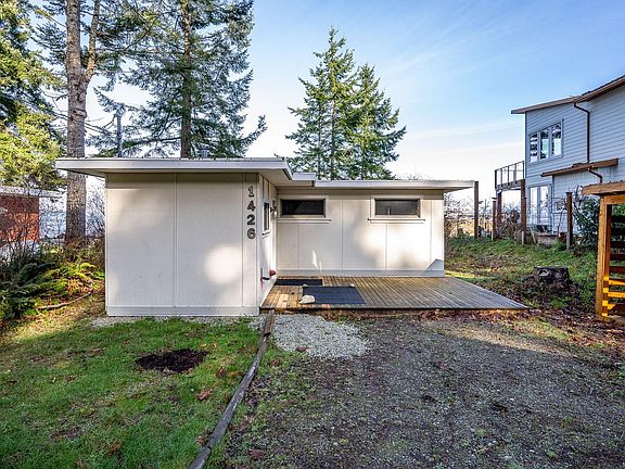 3rd image of 1426 Wilkinson Rd