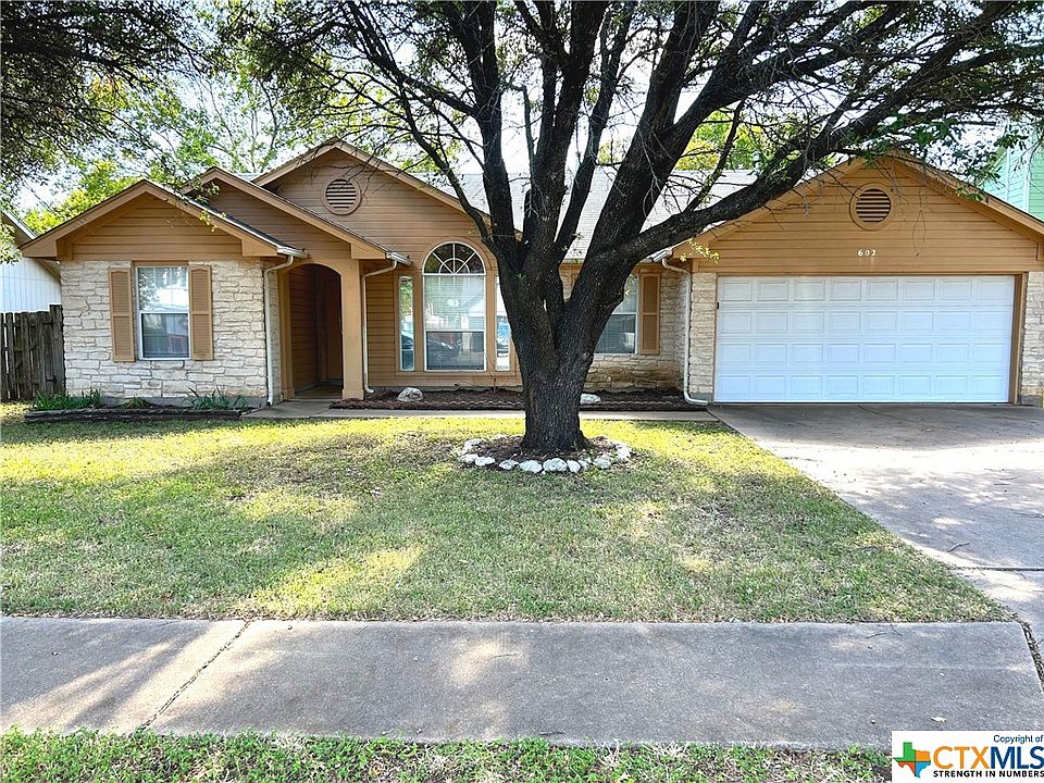 1st image of 602 Amaryllis Ave