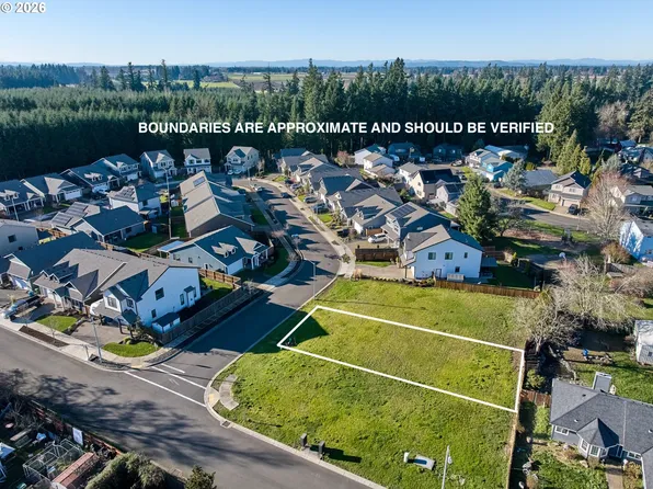 2601 N Lydia Loop, Hubbard, OR 97032