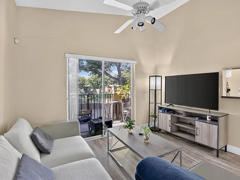 2361 NW 96th Ter #18K — Photo 4