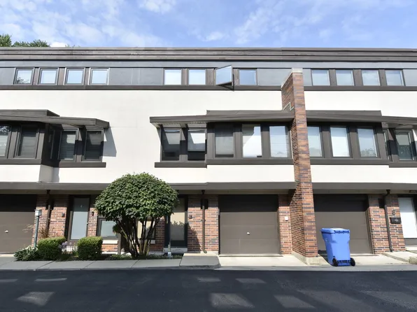 (undisclosed Address), Chicago, IL 60615