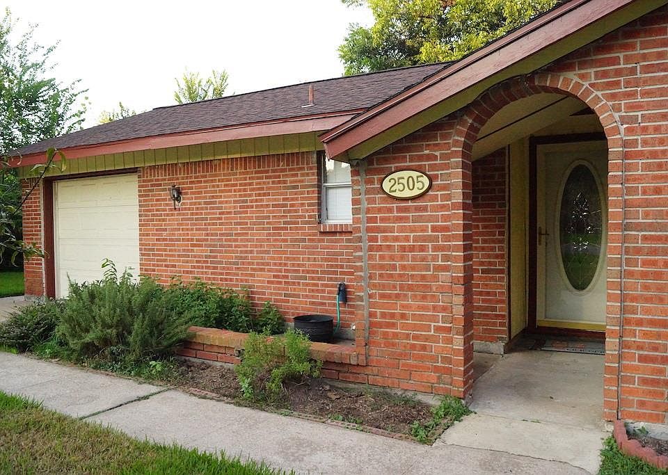 1st image of 2505 Lynn Dr