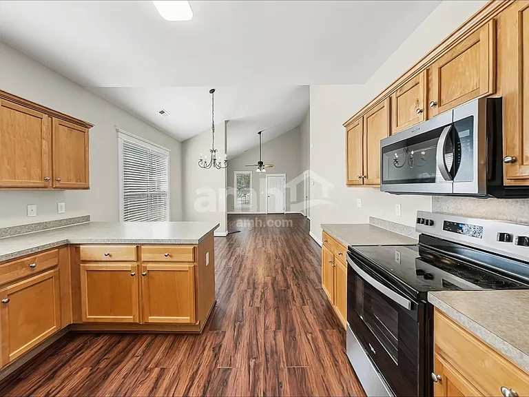 13640 Swinton Rd — Photo 3