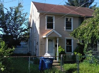 834 W 2nd St, Florence, NJ 08518